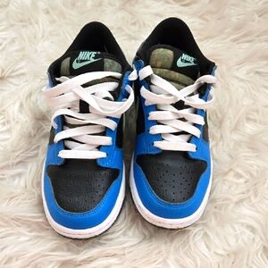 Nike Kids Blue and Black Sneakers